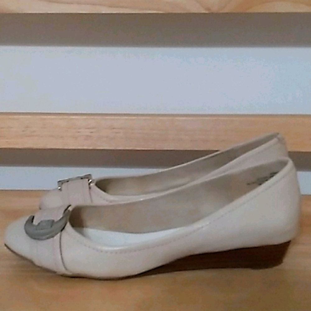 Anne Klein low wedges
